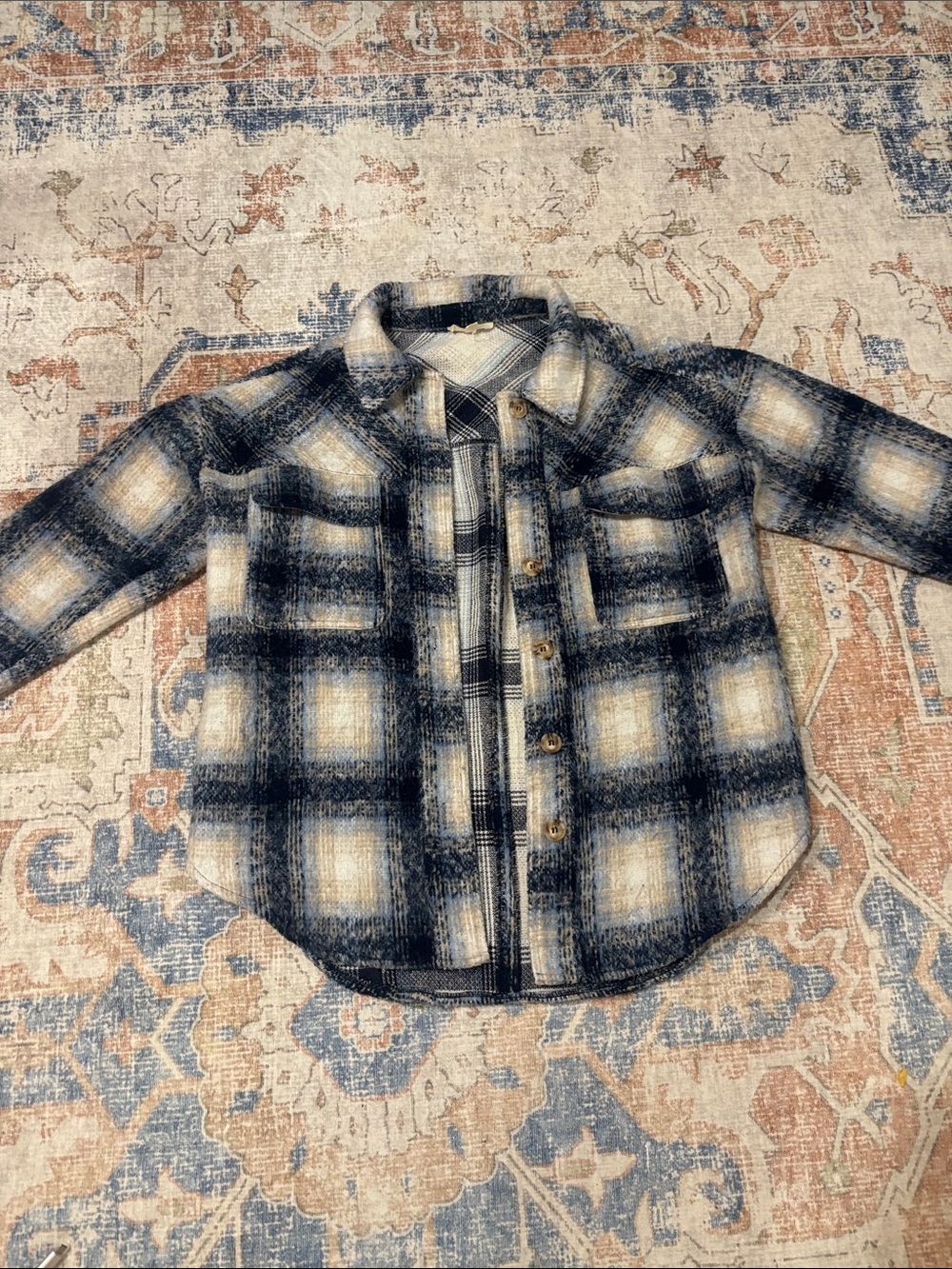 Women’s Plaid Button-Up Shirt Jacket in Navy & Cream